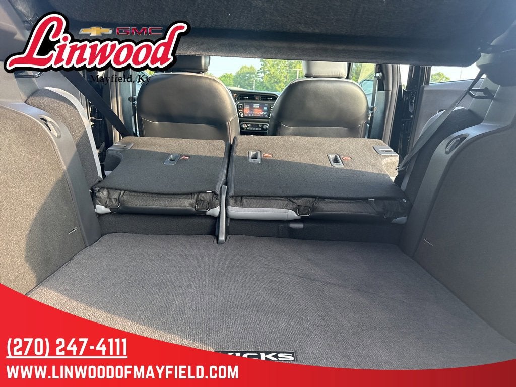 2024 Nissan Kicks SR